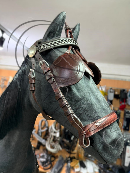 SINGOLO IN CUOIO MARRONE SCURO CON FIBBIERIA OTTONATA